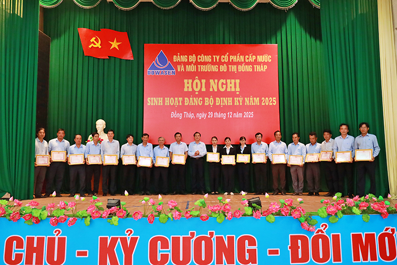  9. Kh.thuong dg.vien HTXSNV 2.jpg
