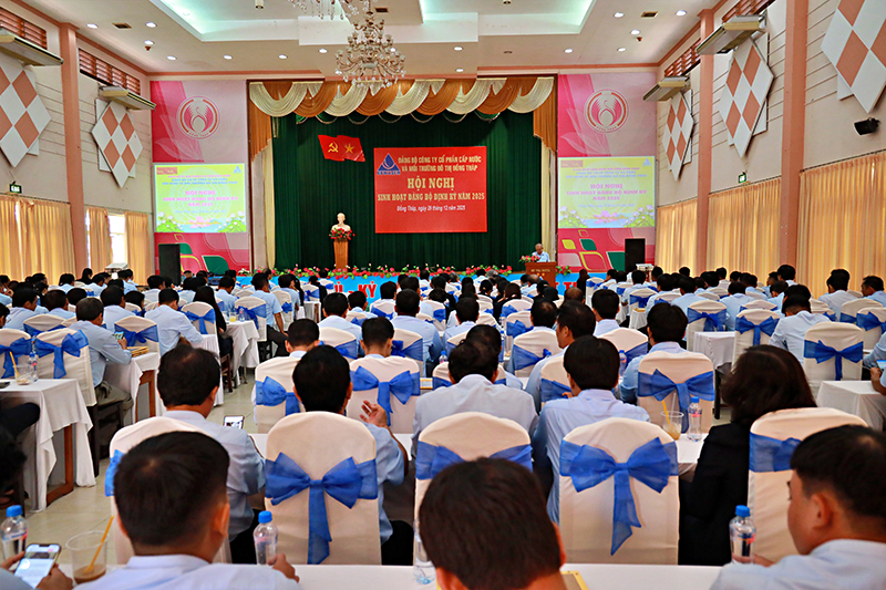  13. Toan canh Hoi nghi.jpg